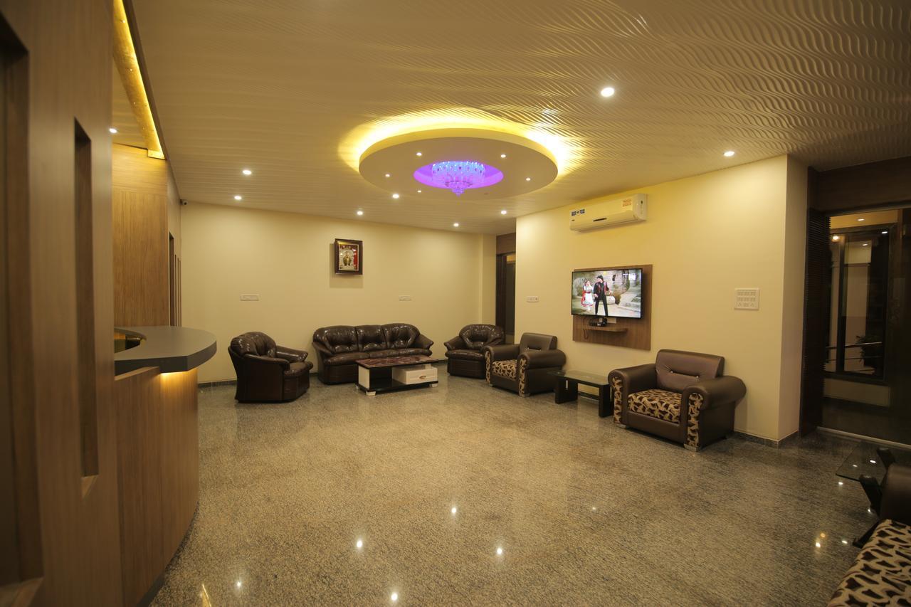 Saubhagya Inn International ラクナウ エクステリア 写真